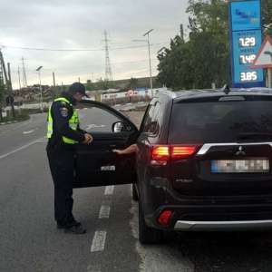 Autoturism neînmatriculat depistat în trafic de către polițiștii de frontieră
