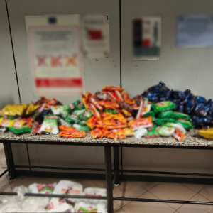 Peste 110 kg de tutun și zeci de mii de tigarete nedeclarate, descoperite pe Aeroportul Internațional Henri Coandă București