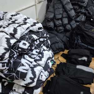 Produse susceptibile a fi contrafăcute, estimate la o valoare de peste 1.800.000 de lei, descoperite de polițiștii de frontieră giurgiuveni