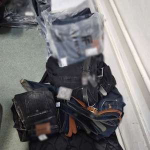 Produse susceptibile a fi contrafăcute, estimate la o valoare de peste 1.800.000 de lei, descoperite de polițiștii de frontieră giurgiuveni