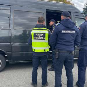 Peste 700 de persoane verificate, trei minori cărora le-a fost întreruptă călătoria și amenzi de peste 3.200 de lei aplicate în timpul unor acțiuni în județul Satu Mare