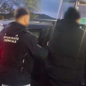 Ucrainean cercetat pentru infracțiuni în legătură cu drogurile, oprit la Albița
