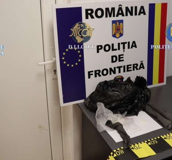 Bărbat prins în flagrant de poliţiştii de frontieră cu peste 3,7 kilograme de metamfetamină