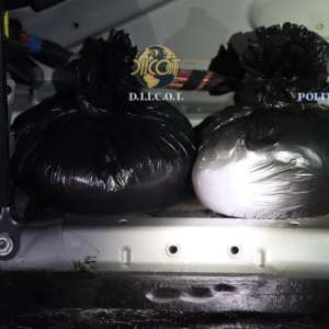 Bărbat prins în flagrant de poliţiştii de frontieră cu peste 3,7 kilograme de metamfetamină