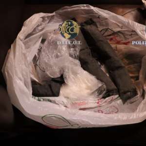 Bărbat prins în flagrant de poliţiştii de frontieră cu peste 3,7 kilograme de metamfetamină