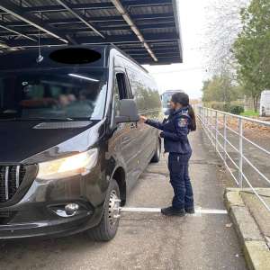 Prețul unui permis de ședere fals -1.500 de euro și un dosar penal