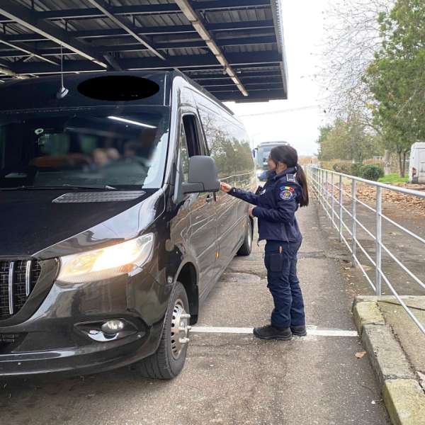 Prețul unui permis de ședere fals -1.500 de euro și un dosar penal