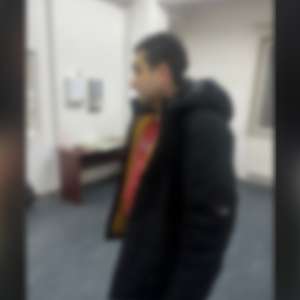 UPDATE: Percheziții domiciliare la Poienile de sub Munte în urma cărora doi frați au fost reținuți pentru trafic de migranţi