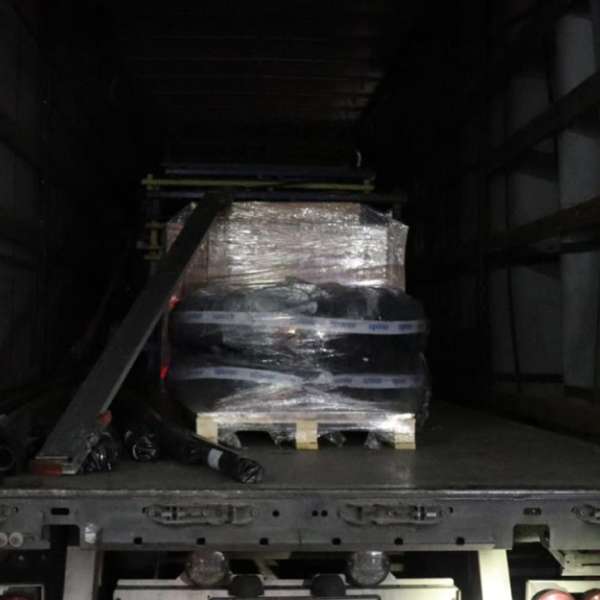 Îmbrăcăminte și parfumuri contrafăcute de peste 2,3 milioane lei, confiscate de polițiștii de frontieră doljeni