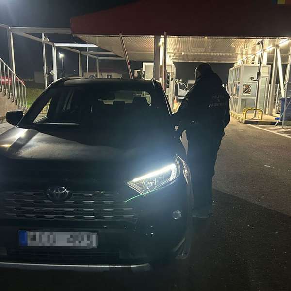 Clona unui auto furat în Slovacia, oprită la Racovăț