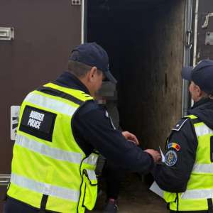 Trei infracțiuni la regimul circulației constatate de polițiștii de frontieră sătmăreni