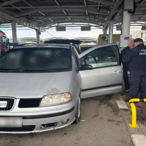 Bărbat depistat la volanul unui autoturism, deşi avea dreptul de a conduce suspendat