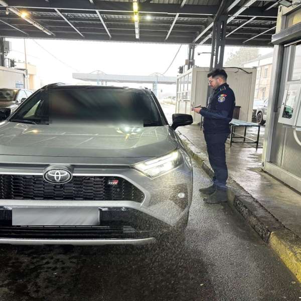 A prezentat la controlul de frontieră un document falsificat și  s-a ales cu un dosar penal