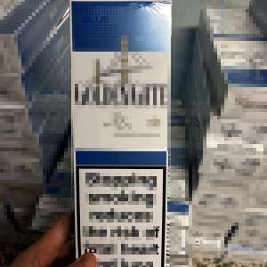 Peste 115.000 de țigarete și 4 kg de tutun pentru narghilea ascunse în bagaje, descoperite pe Aeroportul Otopeni