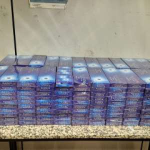 Peste 115.000 de țigarete și 4 kg de tutun pentru narghilea ascunse în bagaje, descoperite pe Aeroportul Otopeni