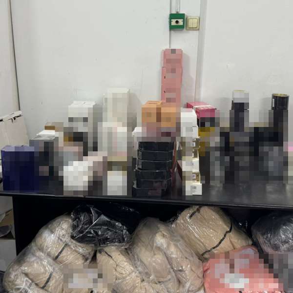 Peste 3.900 de produse contrafăcute, confiscate în această săptămână de polițiștii de frontieră giurgiuveni