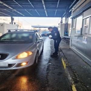 Permis de conducere românesc fals, achiziționat cu 1.800 de euro, descoperit și reținut la controlul de frontieră