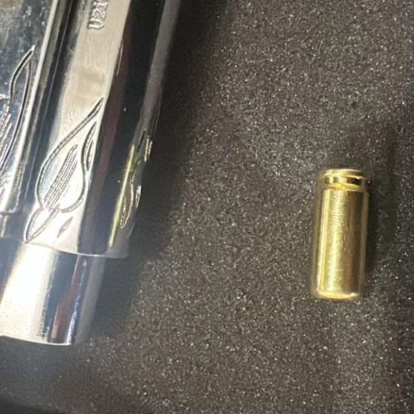 Pistol cu gaz descoperit în urma unui control efectuat de polițiștii de frontieră giurgiuveni