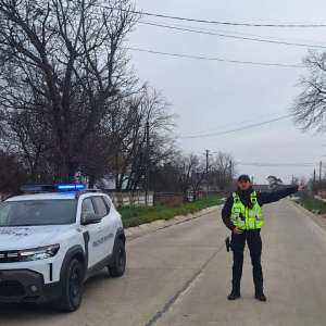 Bărbat la volan deşi nu deţinea un permis corespunzător