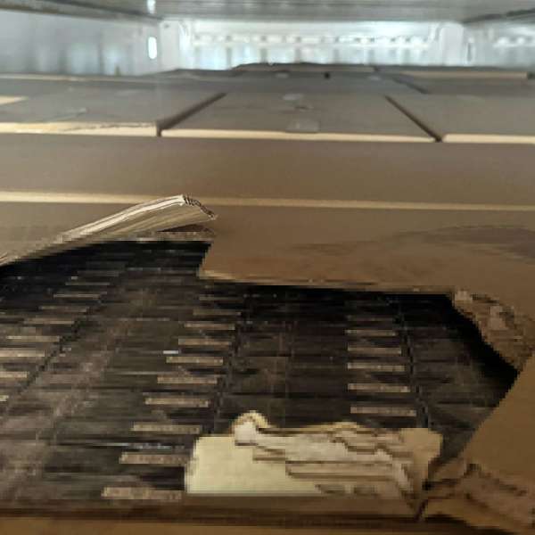 Țigări în valoare de 6,7 milioane de lei, descoperite într-un ansamblu rutier