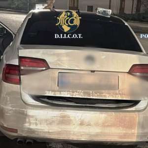  Cetățean israelian arestat preventiv după ce polițiștii de frontieră au descoperit în autoturismul condus de acesta peste 100 grame de canabis