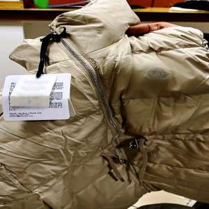 Bunuri, în valoare de 450.000 de lei, toate purtând însemnele unor branduri de lux şi care prezentau suspiciuni de contrafacere, descoperite la Sculeni   