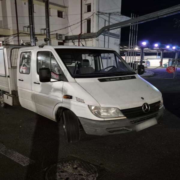 Autovehicul neînmatriculat descoperit la Sculeni