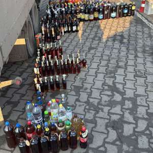 „Surprize” la control: alcool în valoare de aproximativ 6.000 de lei descoperit în bagaje