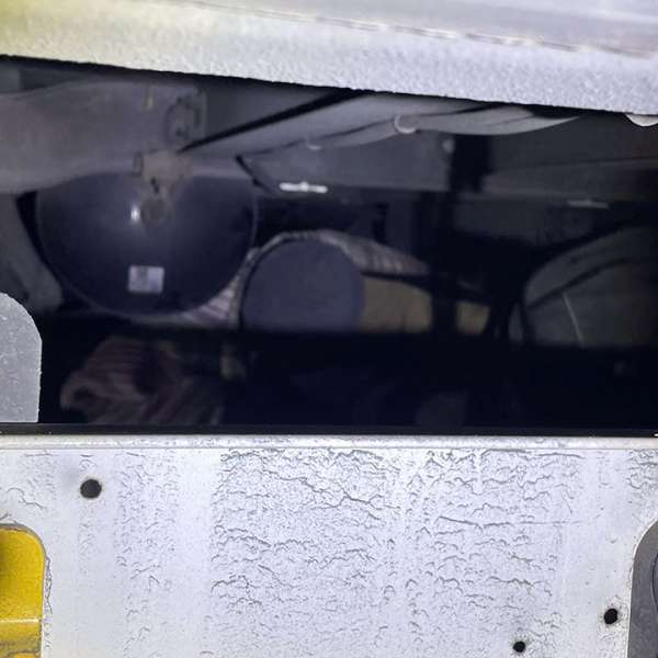 Tentativă de trecere ilegală a frontierei, oprită la Giurgiu - cetățean palestinian depistat ascuns pe osia unei semiremorci