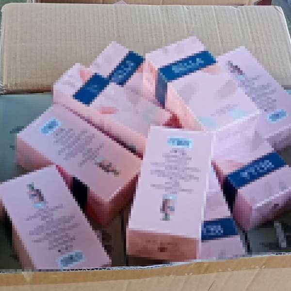  Parfumuri susceptibile a fi contrafăcute, în valoare de aproximativ 200.000 de lei, descoperite de către poliţiştii de frontieră de la SPF Diosig