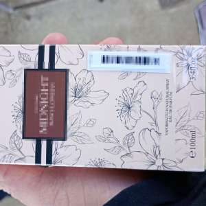 Parfumuri susceptibile a fi contrafăcute, în valoare de aproximativ 200.000 de lei, descoperite de către poliţiştii de frontieră de la SPF Diosig