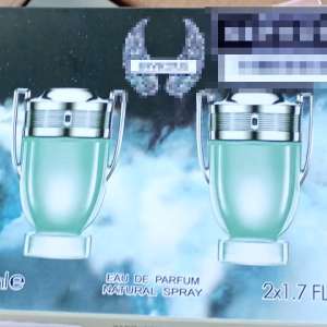 Parfumuri susceptibile a fi contrafăcute, în valoare de aproximativ 200.000 de lei, descoperite de către poliţiştii de frontieră de la SPF Diosig