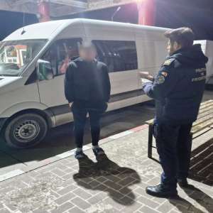 Vehicul cu document fals descoperit la PTF Stânca