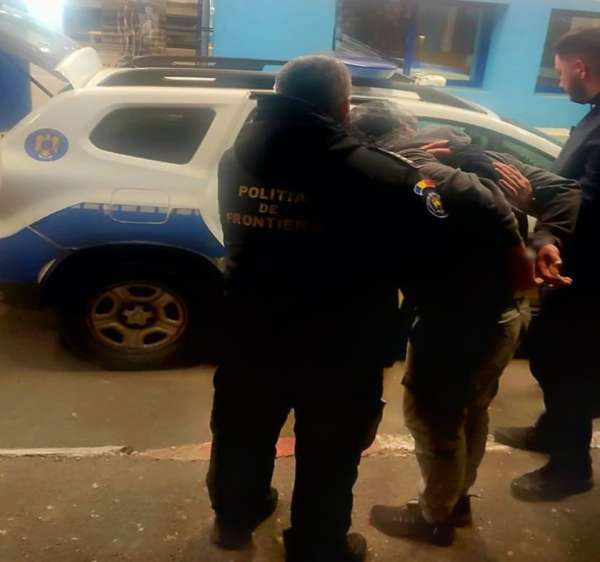 Persoană căutată pentru jaf armat și aderare la grup infracțional organizat, depistată de către poliţiştii de frontieră în PTF Oancea