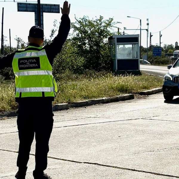Cetățean bulgar depistat la volanul unei autoutilitare cu numere de înmatriculare false