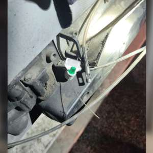 Cincisprezece cetățeni străini din Maroc, depistați ascunși într-un automarfar cu materiale feroase