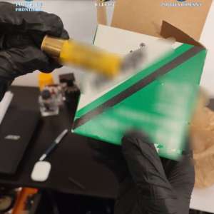 Percheziții domiciliare pentru trafic de droguri de risc şi de mare risc - trei inculpați reținuți