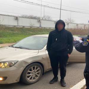 Polițiștii de frontieră gălățeni au descoperit și confiscat zeci de cutii cu articole pirotehnice fără autorizație