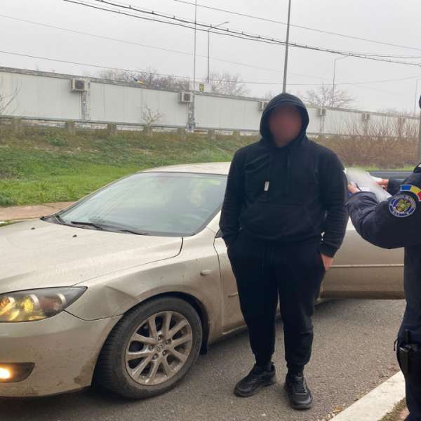 Polițiștii de frontieră gălățeni au descoperit și confiscat zeci de cutii cu articole pirotehnice fără autorizație