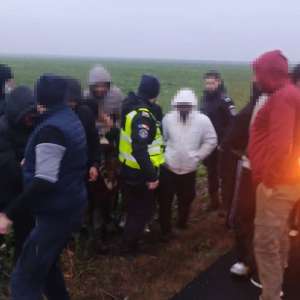 Paisprezece cetățeni străini depistaţi de către poliţiştii de frontieră constănțeni