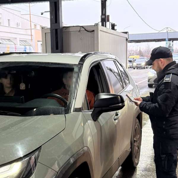 Permis de conducere polonez fals, descoperit la controlul de frontieră