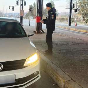 Moldovean descoperit la volan, fără drept, cercetat penal