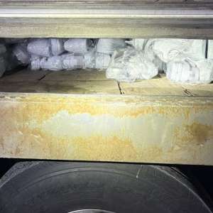 Articole vestimentare, încălțăminte și parfumuri susceptibile a fi contrafăcute, în valoare de peste 100.000 de lei, confiscate de către poliţiştii de frontieră constănțeni