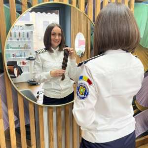 O șuviță de speranță. Nouă codițe donate de polițistele de frontieră pentru copiii bolnavi de cancer