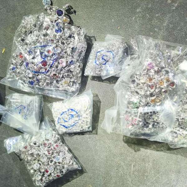 Bijuterii &icirc;n valoare de 45.000 lei, confiscate de către poliţiştii de frontieră constănțeni