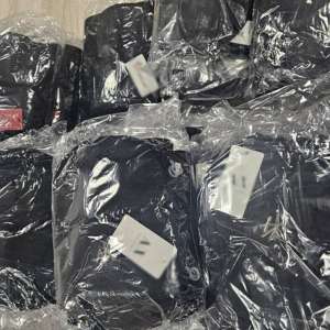 Articole vestimentare susceptibile a fi contrafăcute, în valoare de peste 87.000 de lei, confiscate de către poliţiştii de frontieră constănțeni