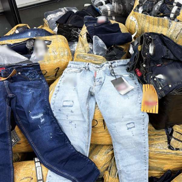 Produse susceptibile a fi contrafăcute, &icirc;n valoare de peste 285.000 de lei, depistate de polițiștii de frontieră din cadrul Inspectoratului Teritorial al Poliției de Frontieră Giurgiu