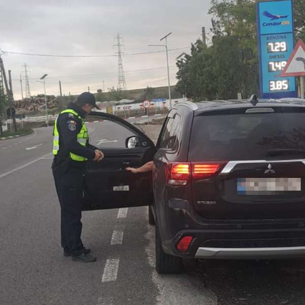 Cetățean rom&acirc;n depistat la volanul unui autoturism, deşi nu avea acest drept