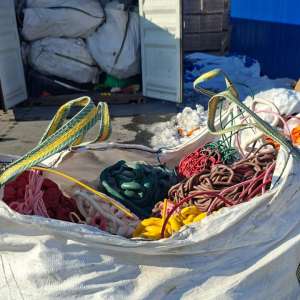 Containere încărcate cu aproximativ 40 tone deșeuri, depistate în Portul Constanța