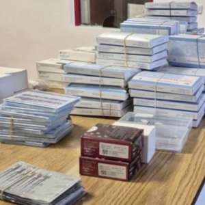 Produse farmaceutice și dispozitive medicale de uz stomatologic, în valoare de peste 200.000 de lei, descoperite la PTF Sculeni